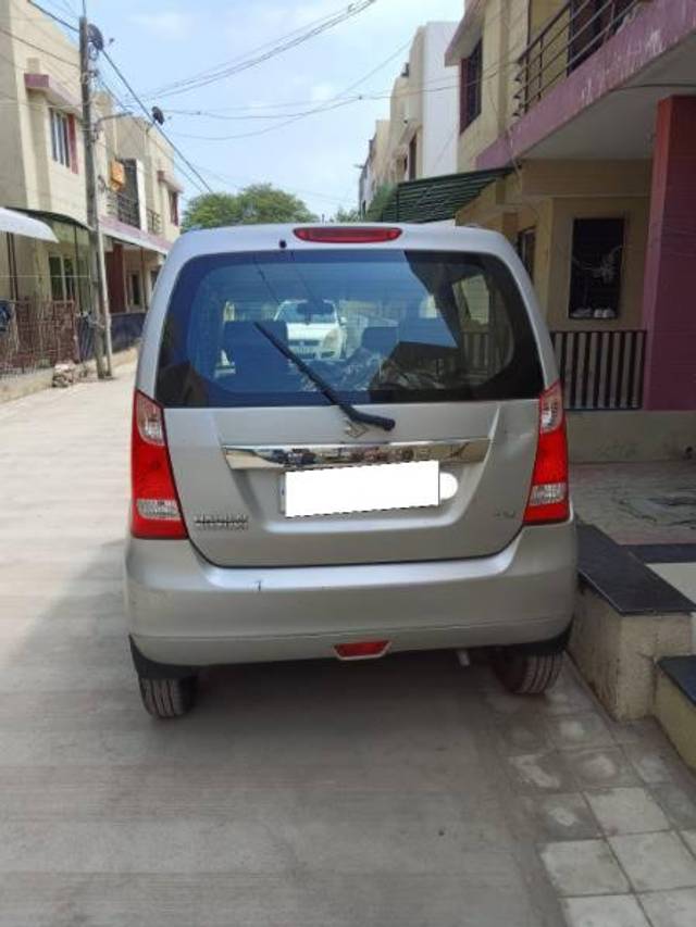 https://images10.gaadi.com/usedcar_image/4226536/original/processed_0e019218-096b-443b-b9c7-c9e2189e3955.jpg?imwidth=6401