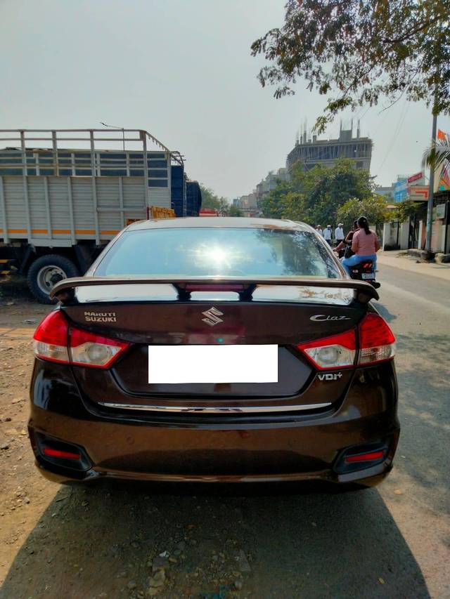 https://images10.gaadi.com/usedcar_image/4226551/original/processed_d8a87cfee98a35a7d21f72e9b09c7a62.jpeg?imwidth=6401