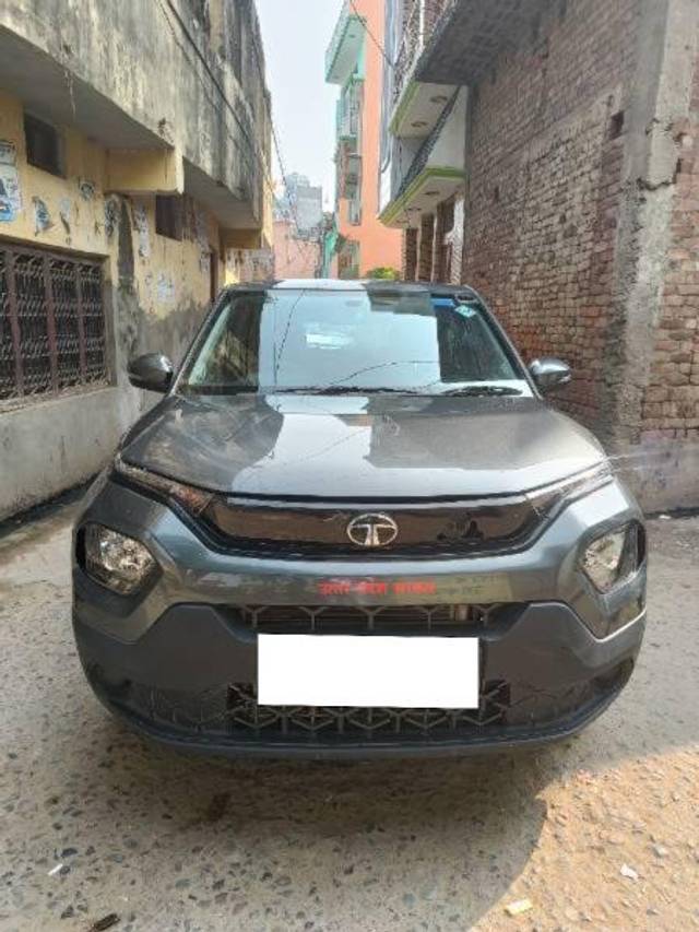 https://images10.gaadi.com/usedcar_image/4226682/original/processed_9df1fdd4-f5e8-4ef4-a2d1-f786a95a8740.jpg?imwidth=6400