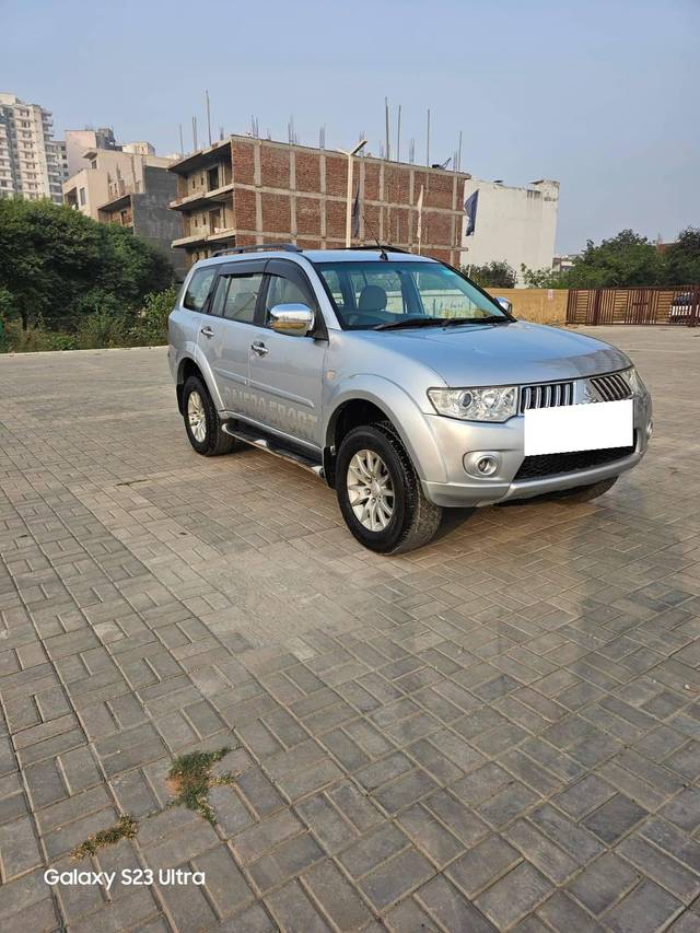 https://images10.gaadi.com/usedcar_image/4226707/original/processed_acc733cdd5913ddacfa7f5dd6e2023f1.jpeg?imwidth=6400