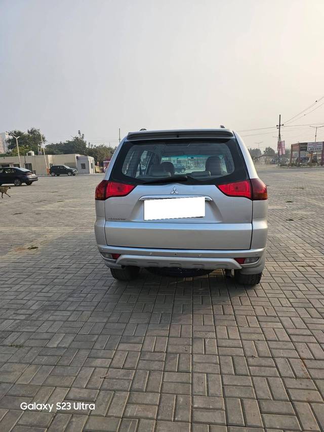 https://images10.gaadi.com/usedcar_image/4226707/original/processed_e792925acffa58cdd13335dd5448d621.jpeg?imwidth=6401