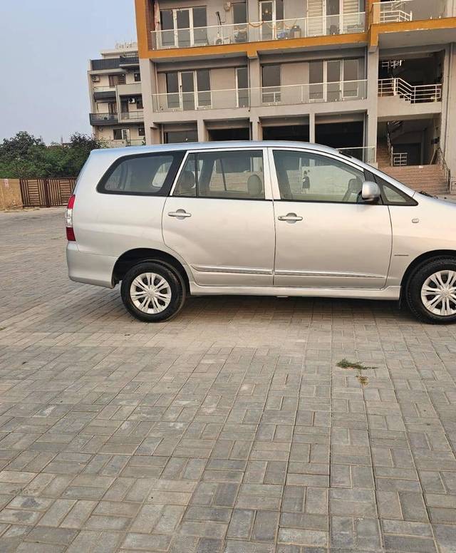 https://images10.gaadi.com/usedcar_image/4226711/original/processed_ee4101aeaf344667b0d26a3b34af5317.jpeg?imwidth=6401