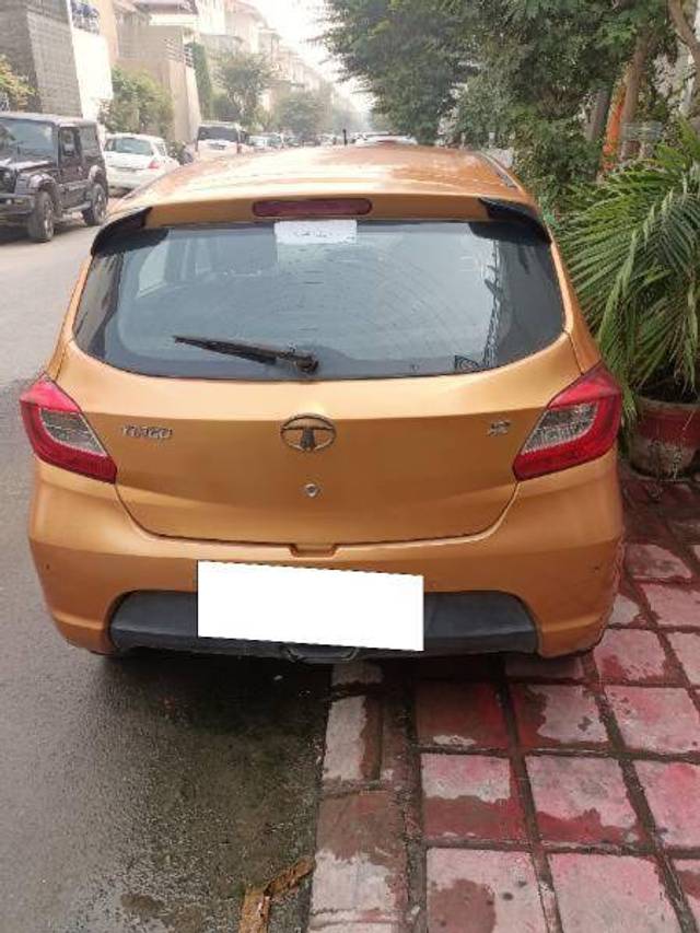 https://images10.gaadi.com/usedcar_image/4226748/original/e9c0f7efac63a29fb921ad7808ec017f.jpg?imwidth=6401