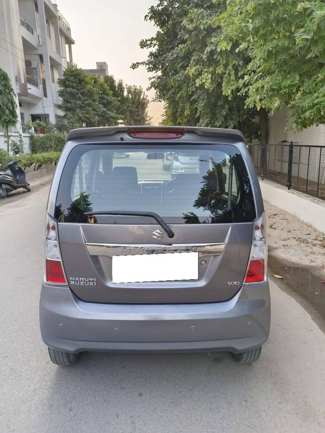 https://images10.gaadi.com/usedcar_image/4226757/original/processed_ff2b17b8f2d0c317f2f589dc94d47cdd.jpg?imwidth=6401