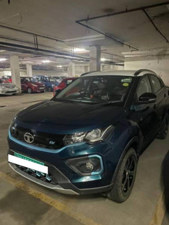 https://images10.gaadi.com/usedcar_image/4226765/original/processed_f5d812a5-48a5-49a4-b20e-2096e8c45ef6.jpg?imwidth=6401