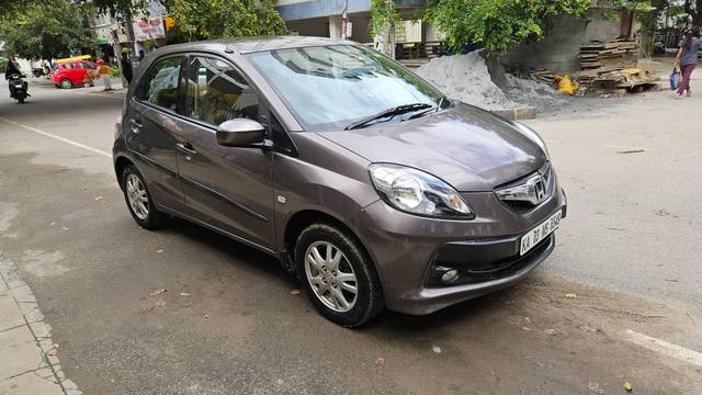 https://images10.gaadi.com/usedcar_image/4226769/original/processed_ec2a7e03cde26c2dec80dcff4c2de44b.jpg?imwidth=6400