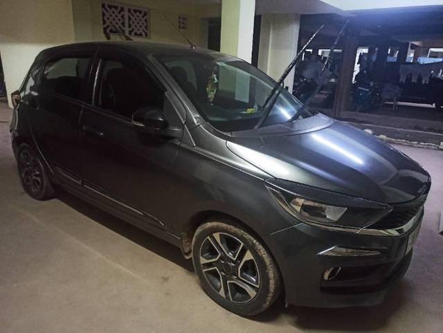 https://images10.gaadi.com/usedcar_image/4226776/original/processed_d27d0640-125f-4f28-b5f9-650f0be8e73e.jpg?imwidth=6400