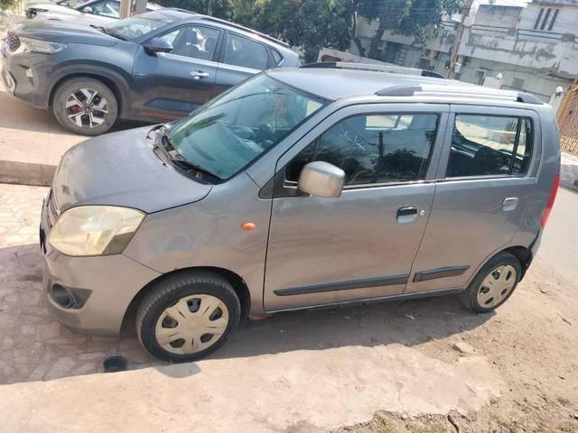 https://images10.gaadi.com/usedcar_image/4226790/original/processed_c22ac643-a206-4b4f-803b-124e090b4064.jpg?imwidth=6400