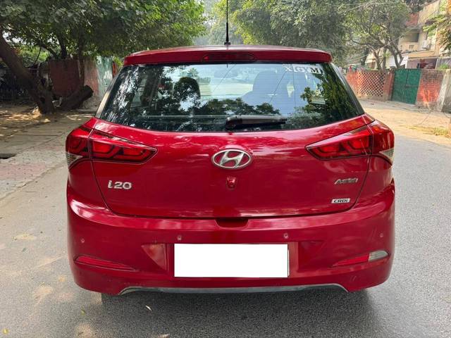 https://images10.gaadi.com/usedcar_image/4226794/original/processed_16c8c673e02843161804478cec3ef3e0.jpeg?imwidth=6401