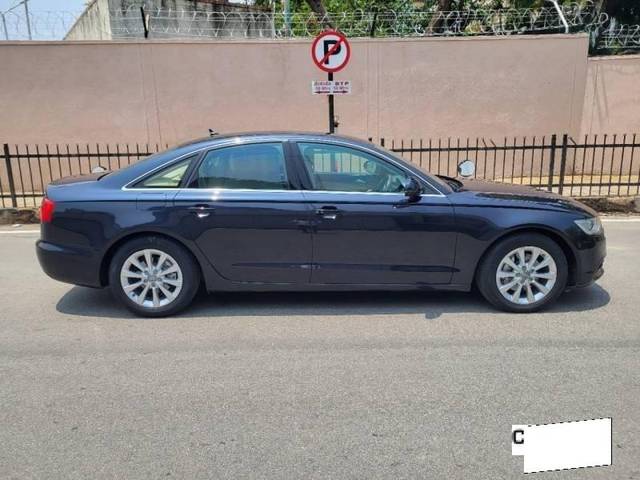 https://images10.gaadi.com/usedcar_image/4226796/original/processed_4efe9cd6badea5d53717c7045aeea028.jpg?imwidth=6401