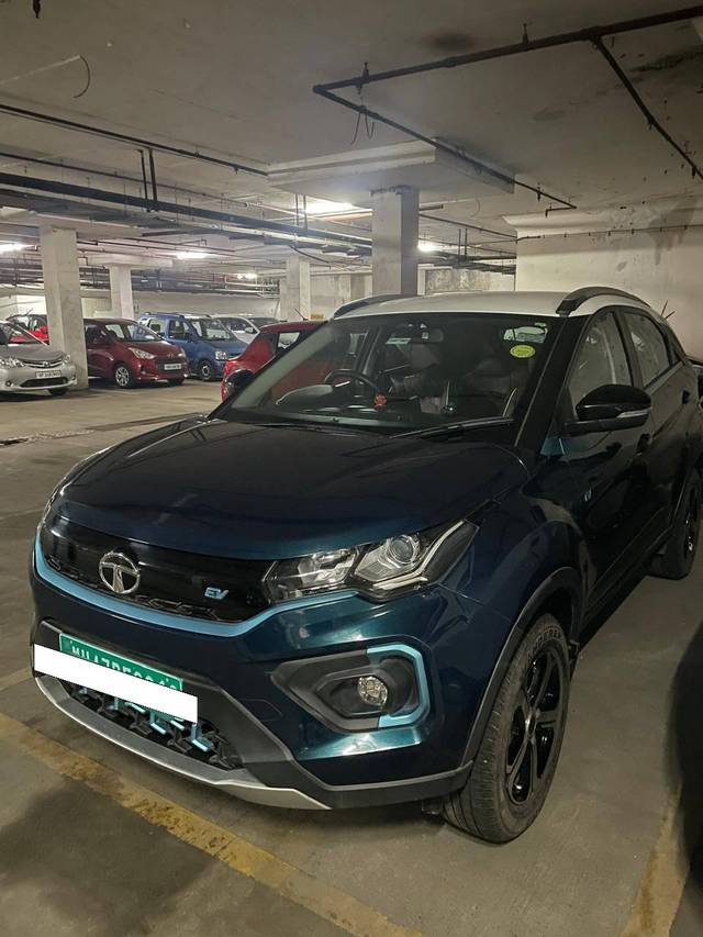 https://images10.gaadi.com/usedcar_image/4226808/original/processed_fa7394c9-67a0-4bb6-b8ae-139d438ab7b5.jpg?imwidth=6401