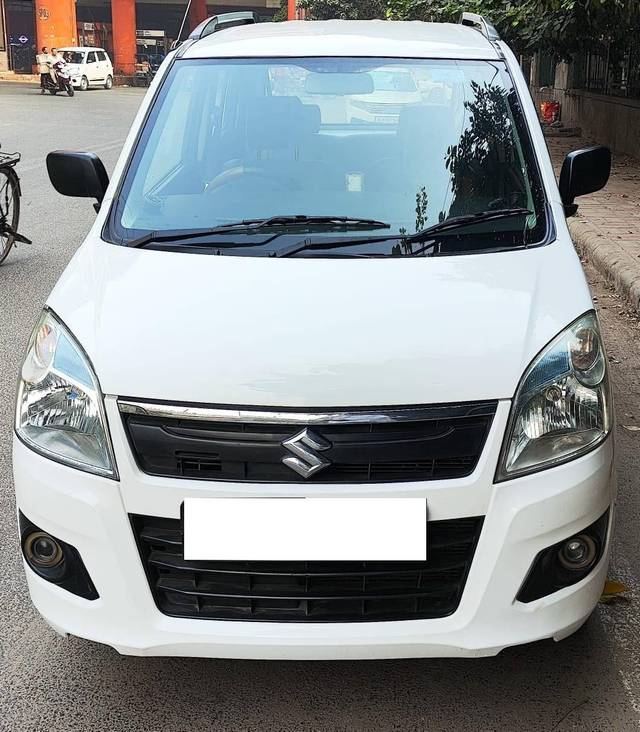 https://images10.gaadi.com/usedcar_image/4226832/original/processed_cde16aa222bed5ededeb4c48e8868a76.jpg?imwidth=6400