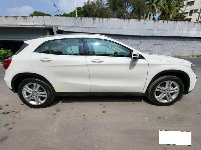 https://images10.gaadi.com/usedcar_image/4226835/original/processed_5fd7f59a1f4dc5fc2bd87043105b5a22.jpg?imwidth=6401