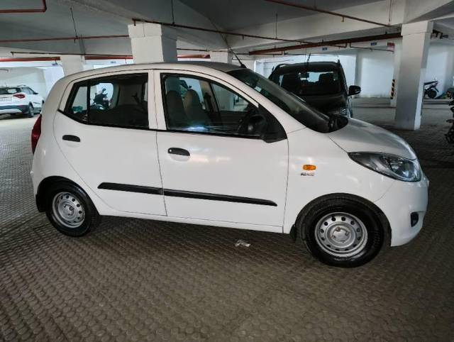 https://images10.gaadi.com/usedcar_image/4226978/original/processed_0ccfe9d8-12ed-4468-a22d-2a5d305d553c.jpg?imwidth=6401