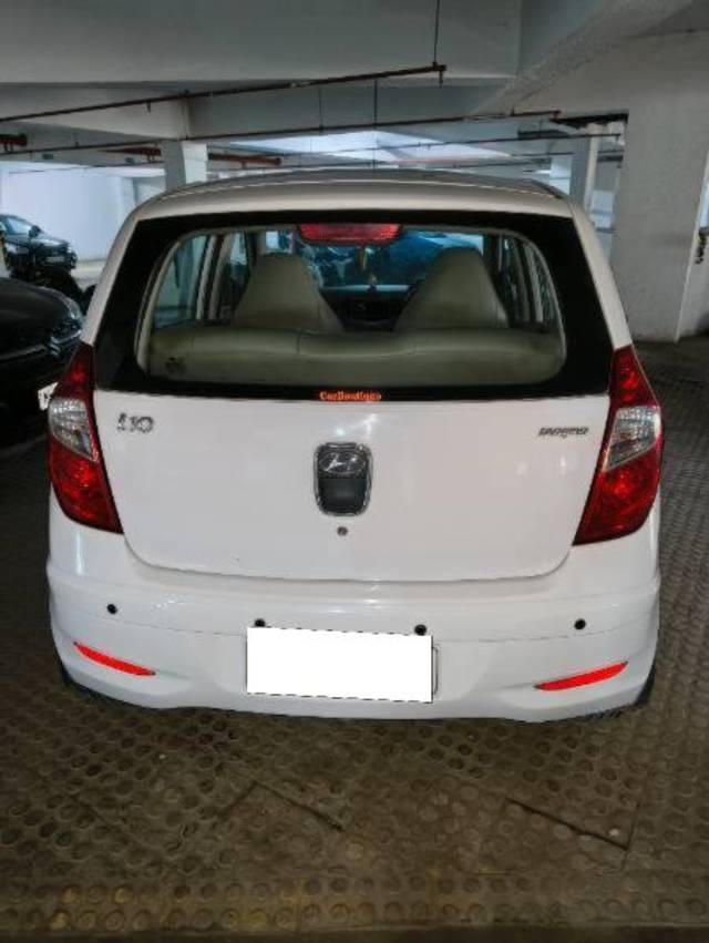 https://images10.gaadi.com/usedcar_image/4226978/original/processed_28758c75-3c1d-43b1-95d2-f590a4040dcd.jpg?imwidth=6402