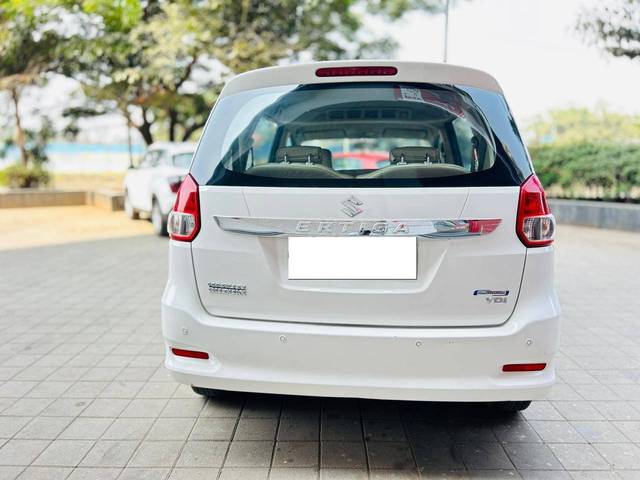 https://images10.gaadi.com/usedcar_image/4227002/original/processed_f202198f81a060ac6575d625e6ab9f27.jpg?imwidth=6402