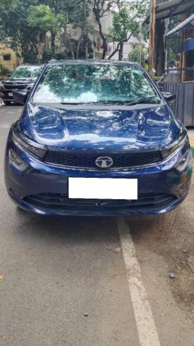 https://images10.gaadi.com/usedcar_image/4227020/original/c2c1d75051fca78e5252331a7982fc9d.jpg?imwidth=6400