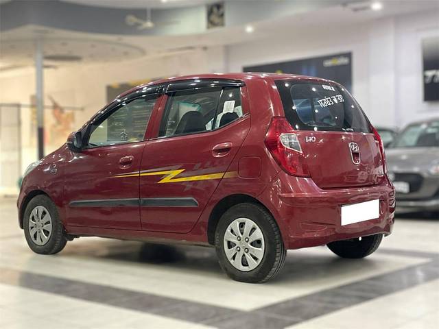 https://images10.gaadi.com/usedcar_image/4227035/original/processed_11f276617c9db6df3dd2a7e6aca2885c.jpg?imwidth=6402