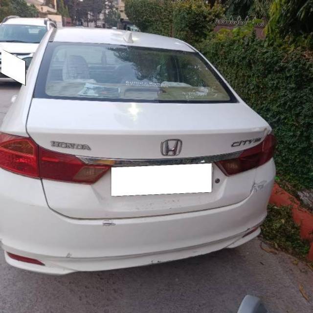 https://images10.gaadi.com/usedcar_image/4227044/original/processed_4c23696f-eb81-4a6d-b06f-1726571e613b.jpg?imwidth=6401