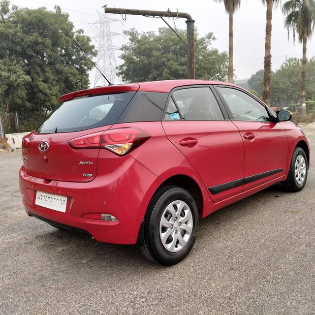 https://images10.gaadi.com/usedcar_image/4227065/original/processed_76303912ff935858770093919533013d.jpg?imwidth=6402