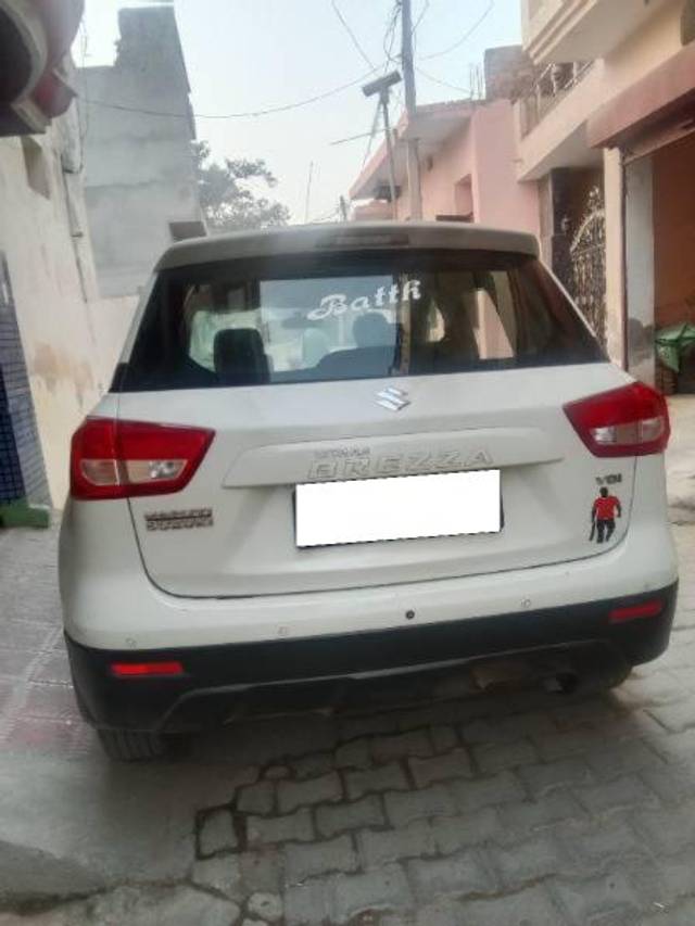 https://images10.gaadi.com/usedcar_image/4227088/original/processed_e8800e56-7ba7-4a57-aea4-5aa023517162.jpg?imwidth=6401