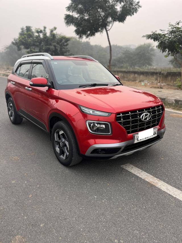 https://images10.gaadi.com/usedcar_image/4227103/original/processed_5cb6bae28b851cd3dda9d93a39a7a849.jpg?imwidth=6400