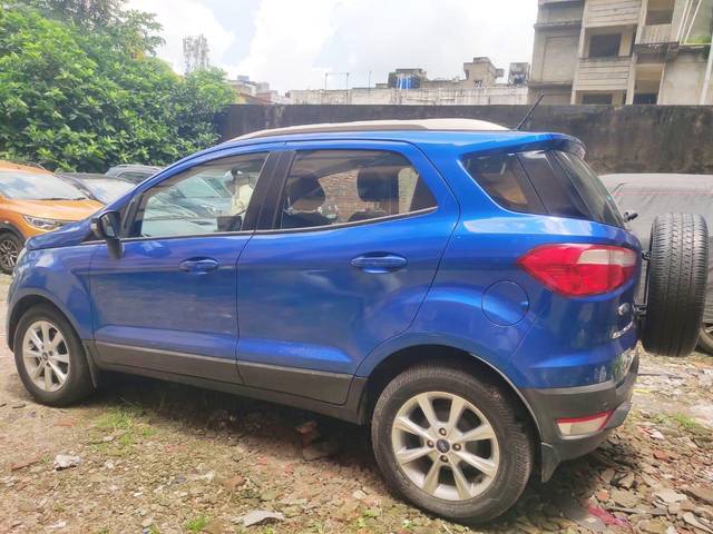 https://images10.gaadi.com/usedcar_image/4227172/original/ada0ca17212f212a98988cdaf8ee78f2.jpg?imwidth=6402