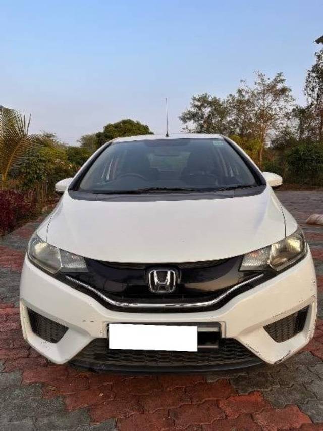 https://images10.gaadi.com/usedcar_image/4227173/original/processed_a73a1de5-2052-474a-b471-37faa28758d3.jpeg?imwidth=6402