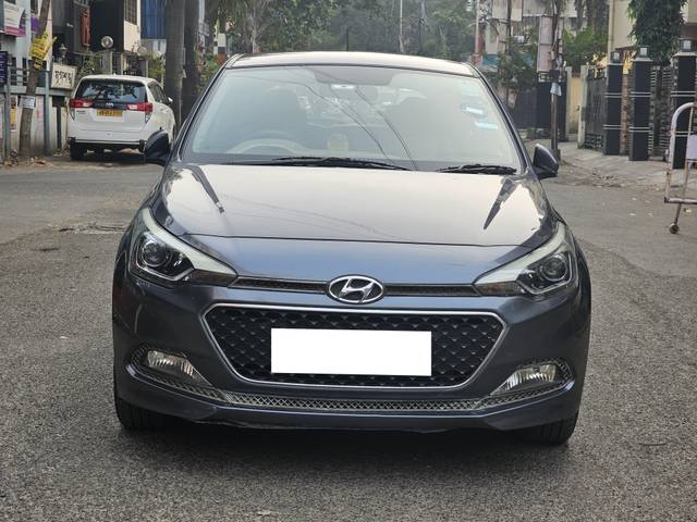 https://images10.gaadi.com/usedcar_image/4227178/original/processed_28640cf71f647532c659de6e5ce07fb6.jpg?imwidth=6400