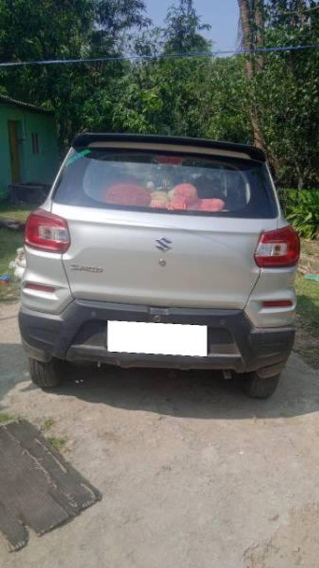 https://images10.gaadi.com/usedcar_image/4227221/original/processed_045d2e87-717d-4801-824d-41e4a4efb718.jpg?imwidth=6402