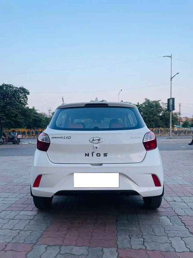 https://images10.gaadi.com/usedcar_image/4227261/original/processed_4ca266b1c39d6ec7baee4277c9165264.jpg?imwidth=6402