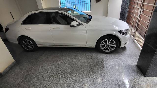 https://images10.gaadi.com/usedcar_image/4227282/original/ddea8563304dbe04169f28b412d233ec.jpg?imwidth=6400