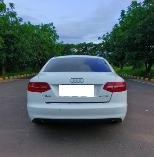 https://images10.gaadi.com/usedcar_image/4227309/original/processed_fe0050d9-8f83-4613-a97a-c669f30584c8.jpg?imwidth=6401