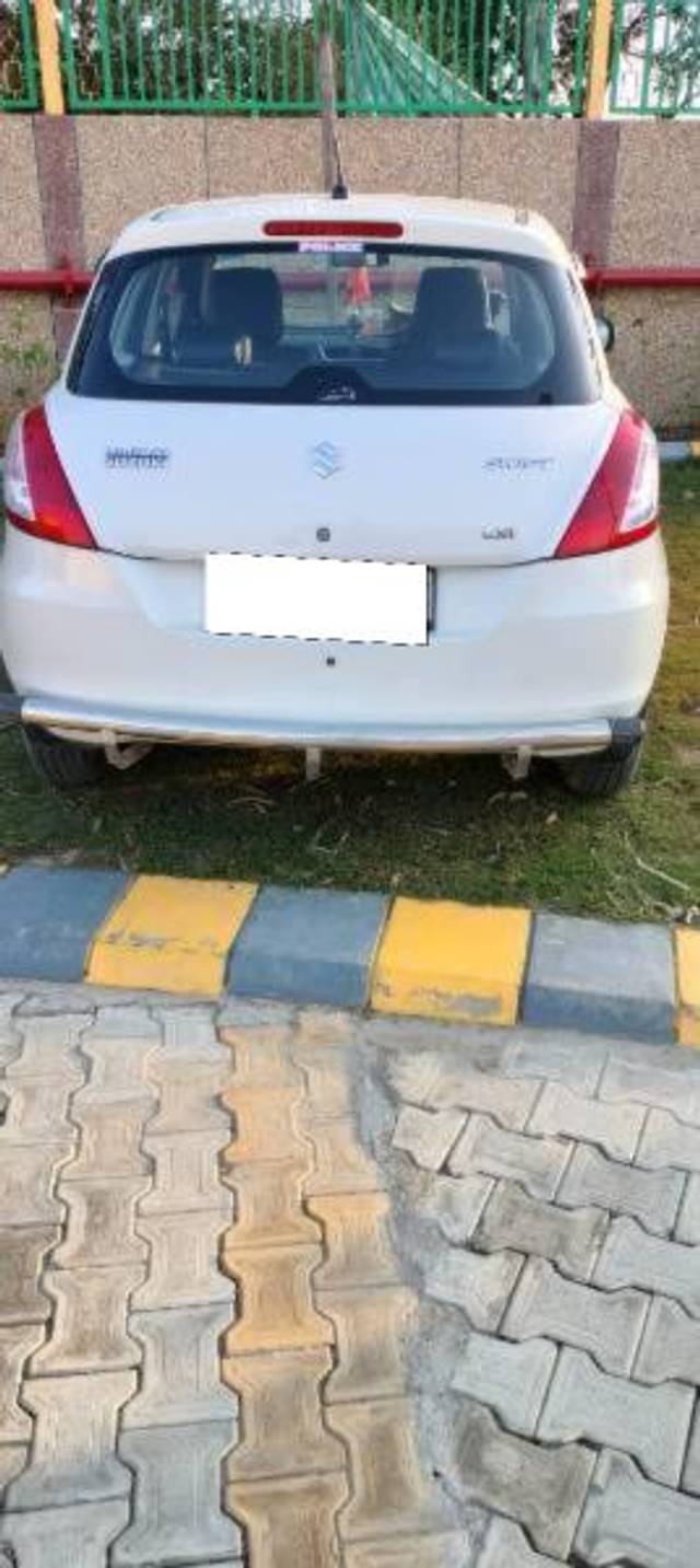 https://images10.gaadi.com/usedcar_image/4227324/original/processed_77097a5a-0876-4e36-a318-257659754f68.jpg?imwidth=6401