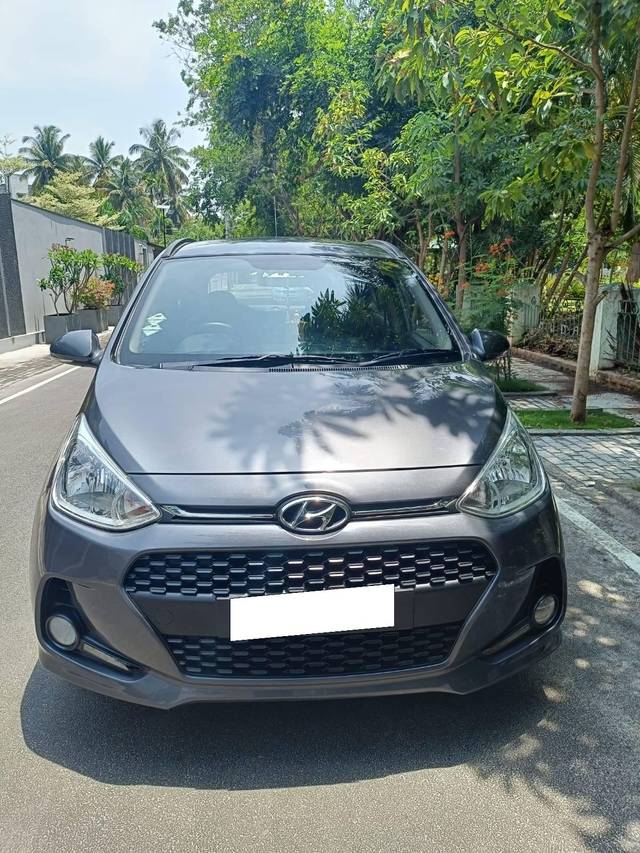 https://images10.gaadi.com/usedcar_image/4227407/original/processed_bf5b0148104f118bd71168e5972b7a4d.jpg?imwidth=6400