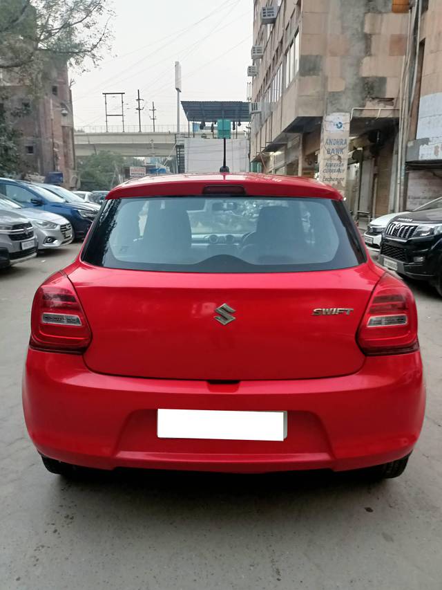 https://images10.gaadi.com/usedcar_image/4227423/original/processed_022eb9f88d984af43a362e7db7a881d6.jpg?imwidth=6401