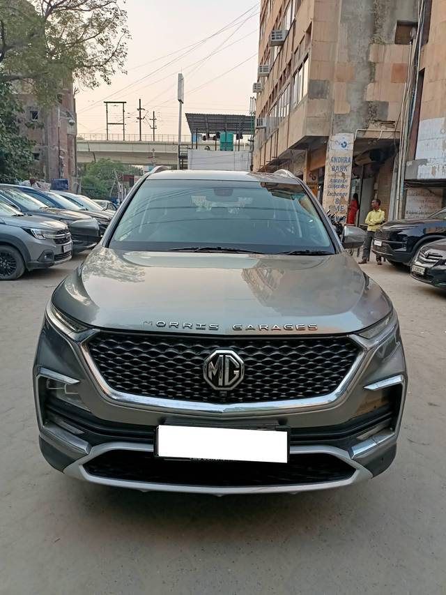 https://images10.gaadi.com/usedcar_image/4227425/original/processed_1b691d56b563abcbf0b592191f8dd236.jpg?imwidth=6402