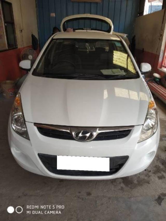 https://images10.gaadi.com/usedcar_image/4227476/original/processed_d0c8cb5f-4aa1-424c-94f2-fe5b8a05f233.jpg?imwidth=6400