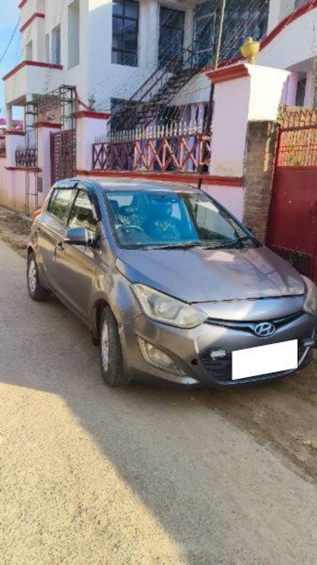 https://images10.gaadi.com/usedcar_image/4227580/original/processed_b9fe4447-82af-486e-8a61-768f14010990.jpeg?imwidth=6400