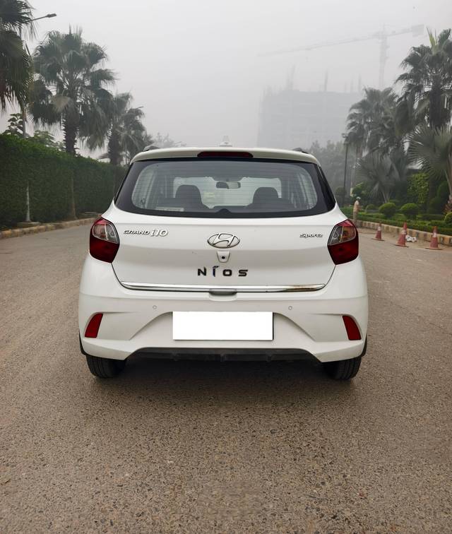 https://images10.gaadi.com/usedcar_image/4227616/original/processed_cc7178007463b1271f721661cbc73257.jpg?imwidth=6402