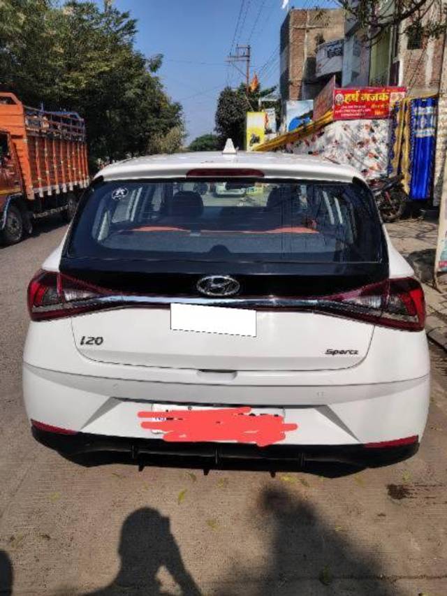 https://images10.gaadi.com/usedcar_image/4227641/original/processed_9822dfcb-6aa2-4dfa-823a-b3bcb6ea8205.jpg?imwidth=6401