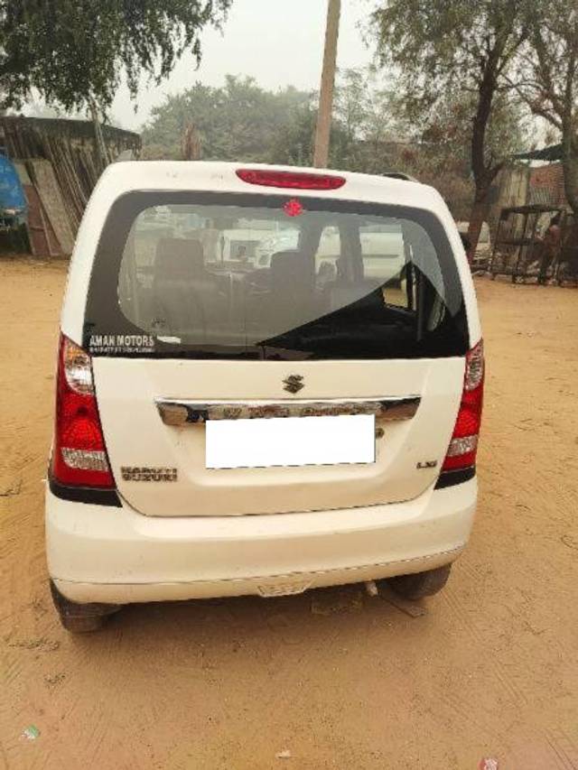 https://images10.gaadi.com/usedcar_image/4227664/original/processed_d5eb0a60-df4a-4172-a12f-c7b42c6a2d70.jpg?imwidth=6402