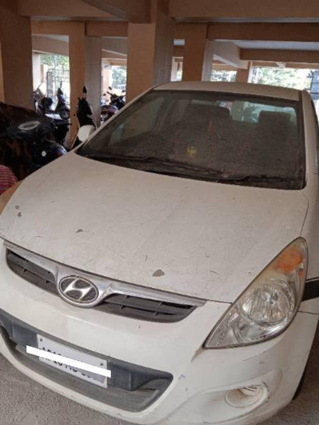 https://images10.gaadi.com/usedcar_image/4227701/original/processed_0deb7825-93eb-4c06-8471-bc2314cc0168.jpg?imwidth=6400