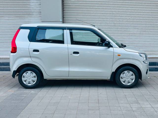 https://images10.gaadi.com/usedcar_image/4227717/original/aa044453f0159b9cdb8d9ce1ab9a0d4b.jpg?imwidth=6401