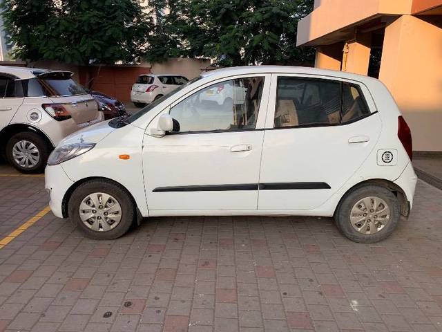 https://images10.gaadi.com/usedcar_image/4227757/original/a484363ef7aa2c960638fb7e646c6675.jpg?imwidth=6402