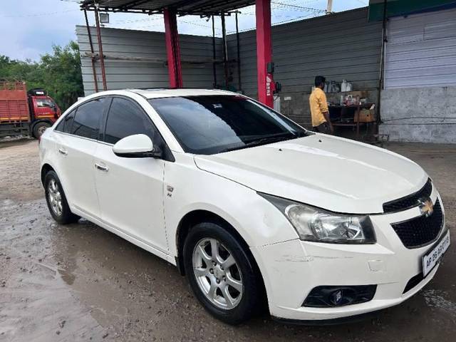 https://images10.gaadi.com/usedcar_image/4227786/original/processed_178226ad-5f03-418d-a89f-f6d887fcff50.jpg?imwidth=6400