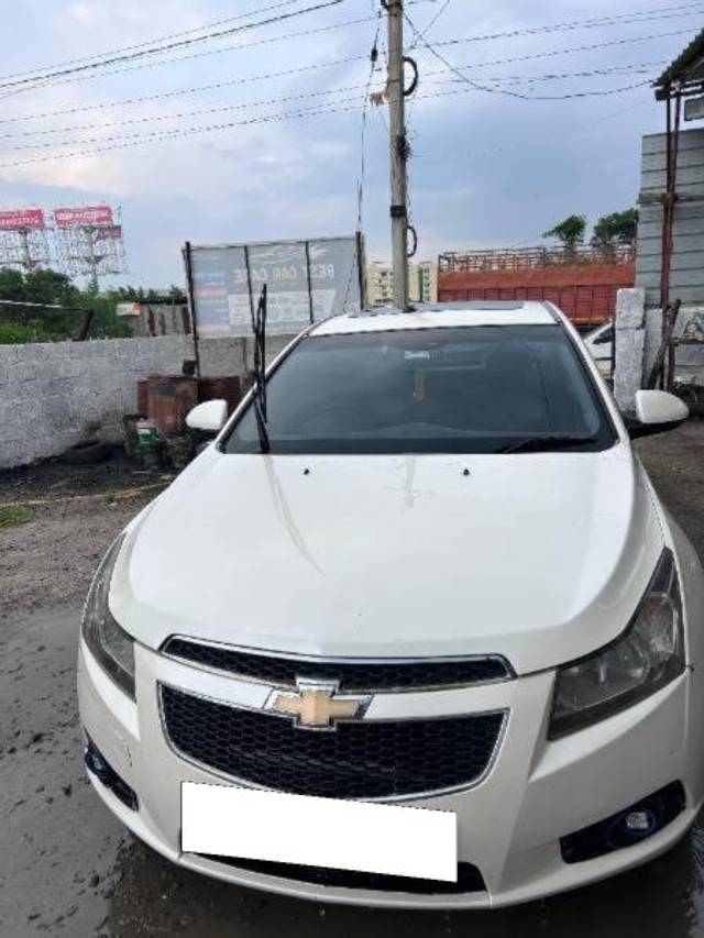 https://images10.gaadi.com/usedcar_image/4227786/original/processed_344a62e4-53bc-46cd-a9f3-591432b70e61.jpg?imwidth=6401