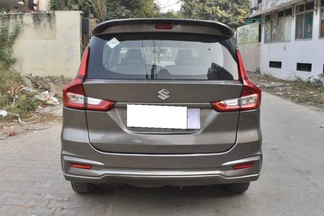 https://images10.gaadi.com/usedcar_image/4227815/original/processed_d089c005d967f8f9296dbe35ef60eb57.jpg?imwidth=6402