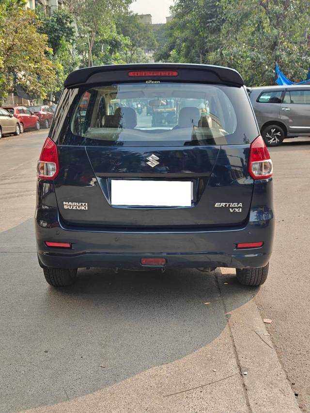 https://images10.gaadi.com/usedcar_image/4227830/original/processed_3a0a8c112ab9793e0727d70c692bd405.jpg?imwidth=6402