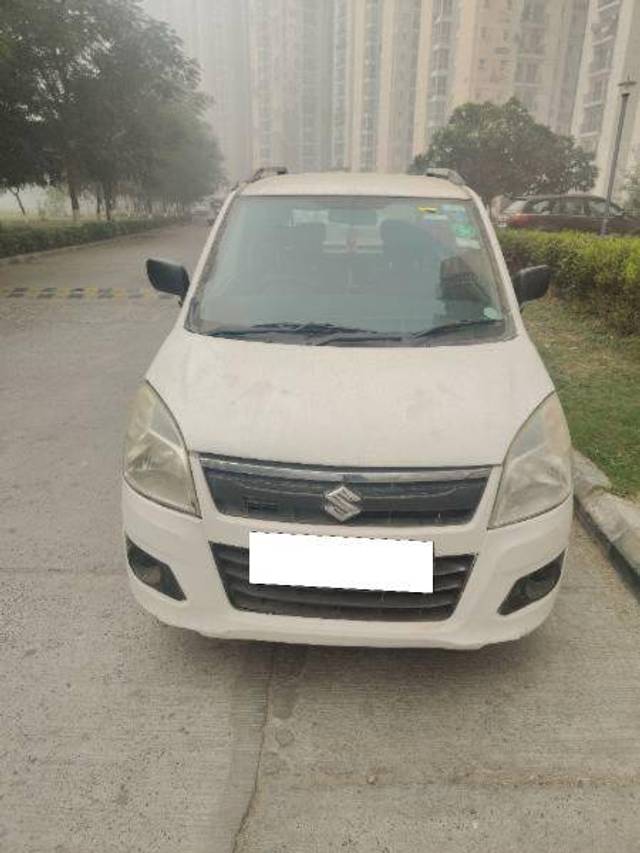 https://images10.gaadi.com/usedcar_image/4227906/original/24c18540e8285dc6255ee2f536b62c7e.jpg?imwidth=6400